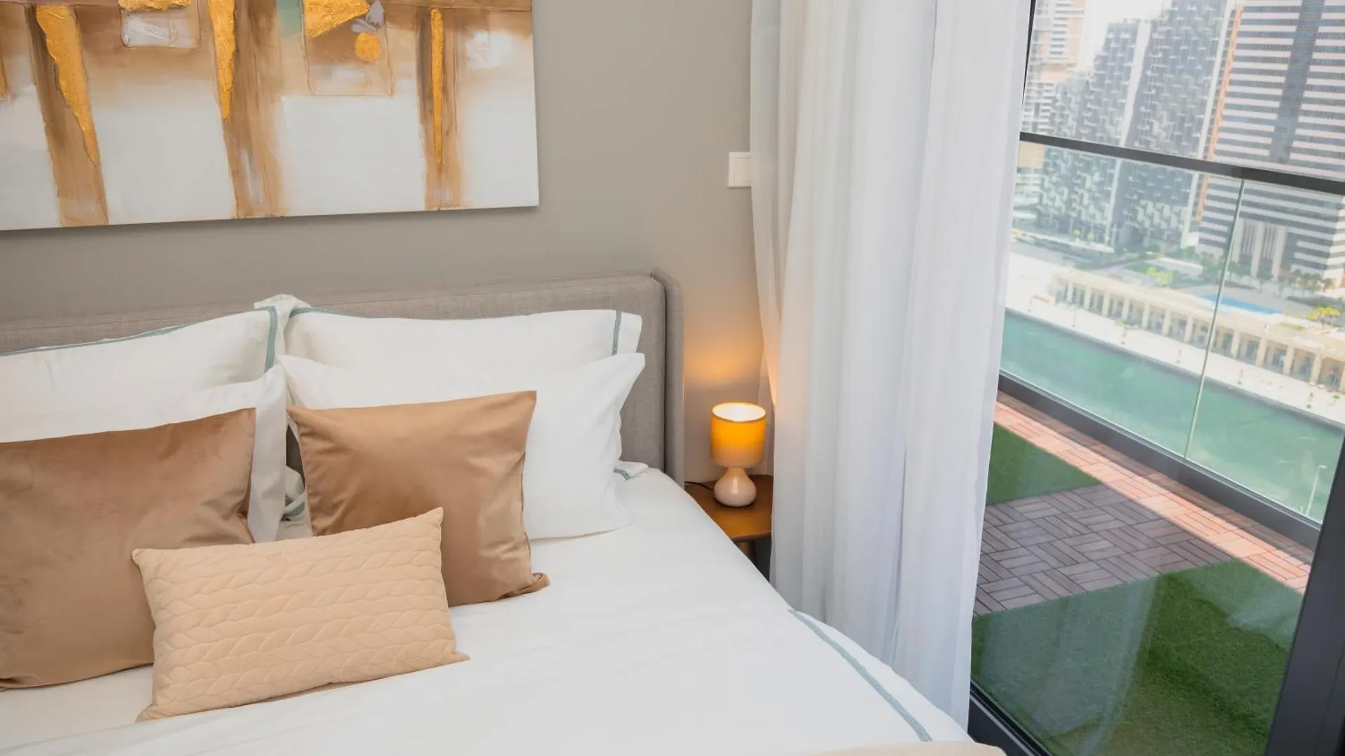 Canal Vista - Home Near Downtown - Awsesome Views Dubai