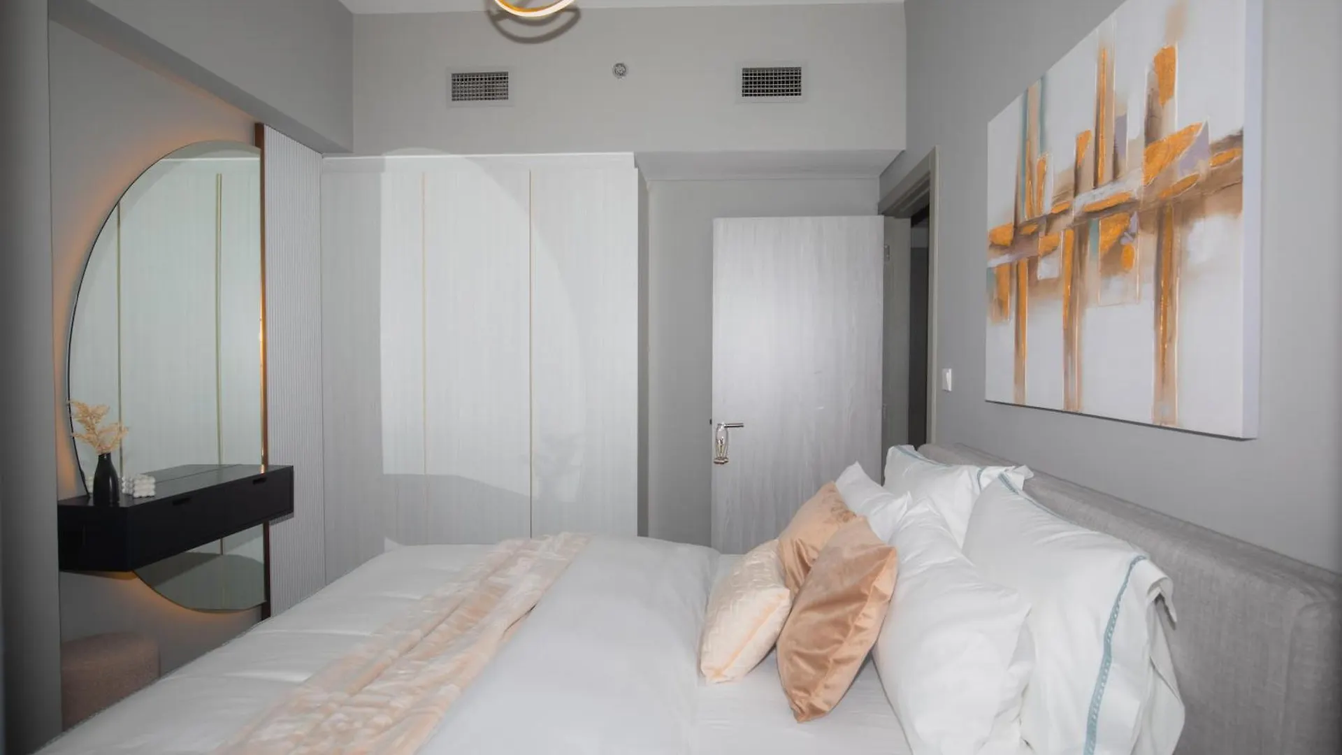 Apartment Canal Vista - Home Near Downtown - Awsesome Views Dubai United Arab Emirates