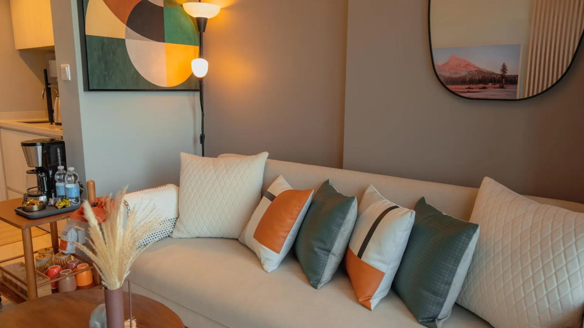 Canal Vista - Home Near Downtown - Awsesome Views Dubai Apartment